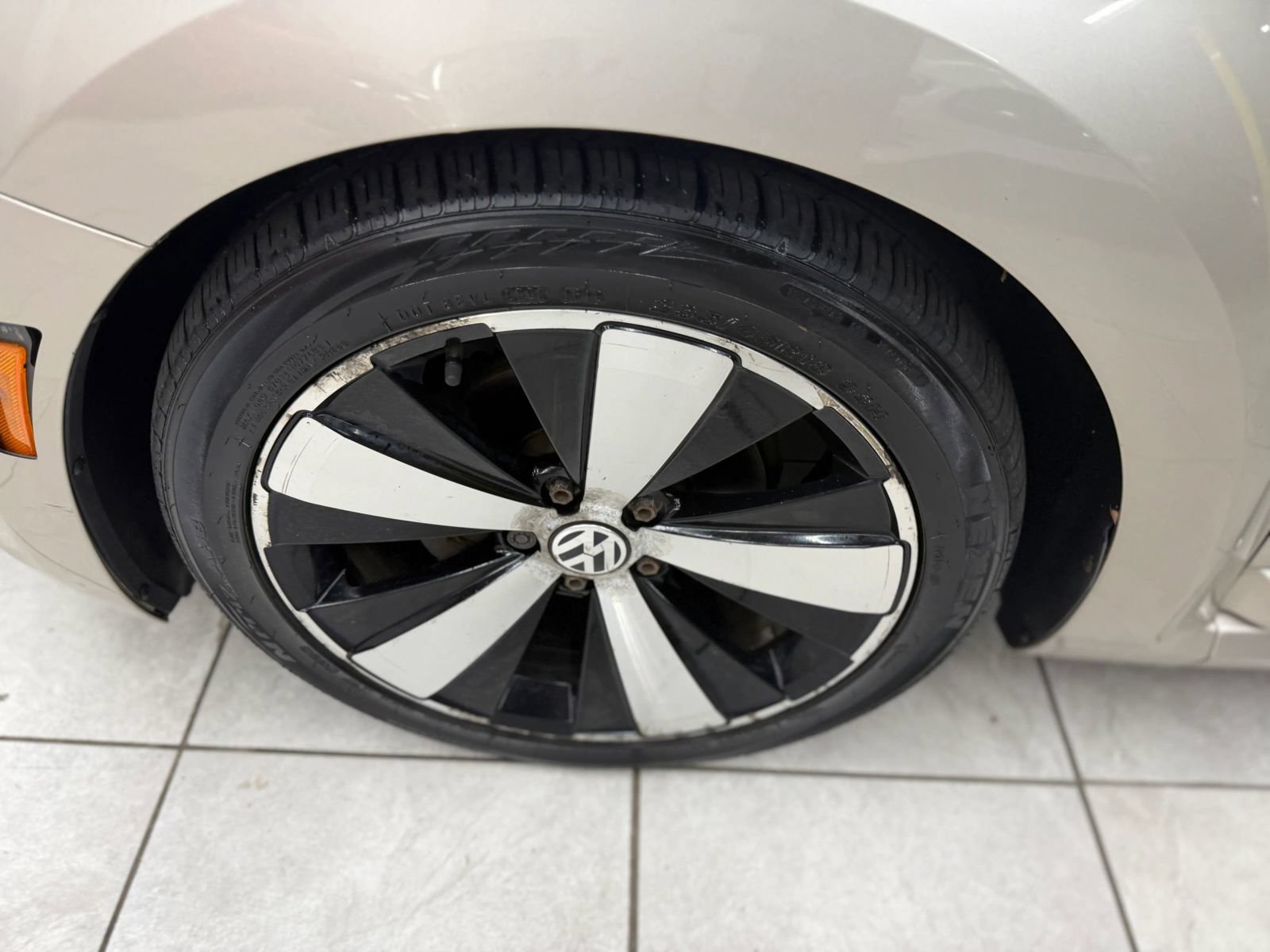Used 2012 Volkswagen Beetle 2.5 FWD image 29
