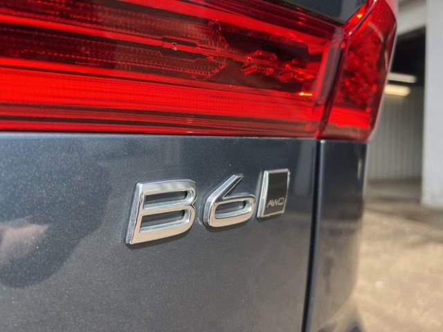 Certified 2023 Volvo XC60 B6 Ultimate w/ Protection Package Premier image 17