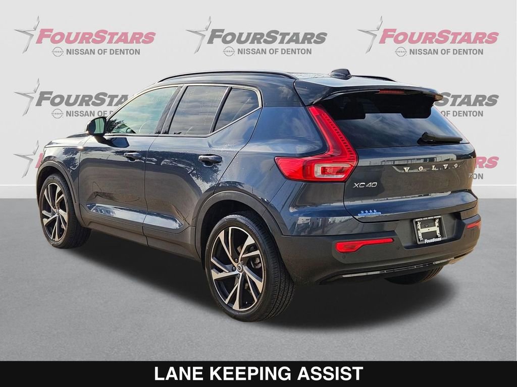 Used 2022 Volvo XC40 T5 R-Design w/ Climate Package image 7