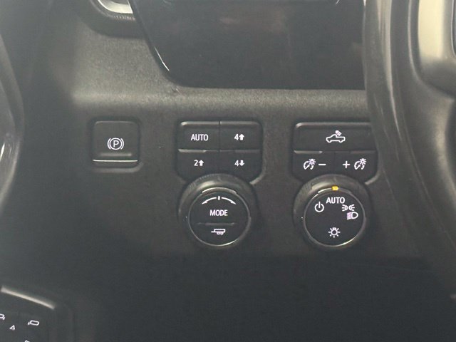 Used 2023 Chevrolet Silverado 1500 LT AWD/4WD image 13