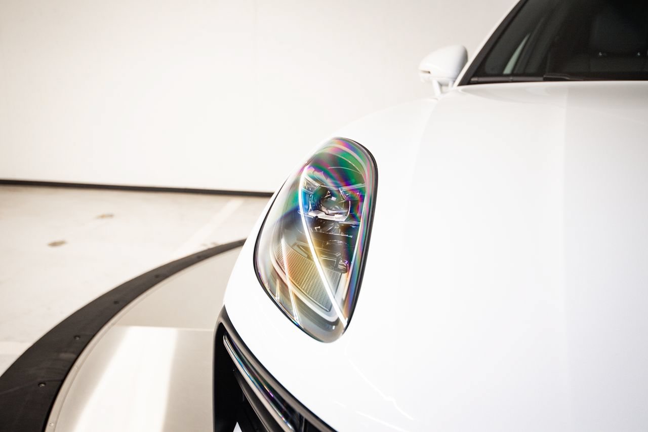New 2026 Porsche Macan AWD/4WD image 13