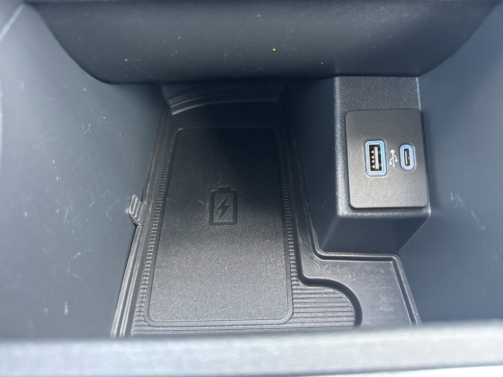 Used 2021 Ford Edge Titanium image 34