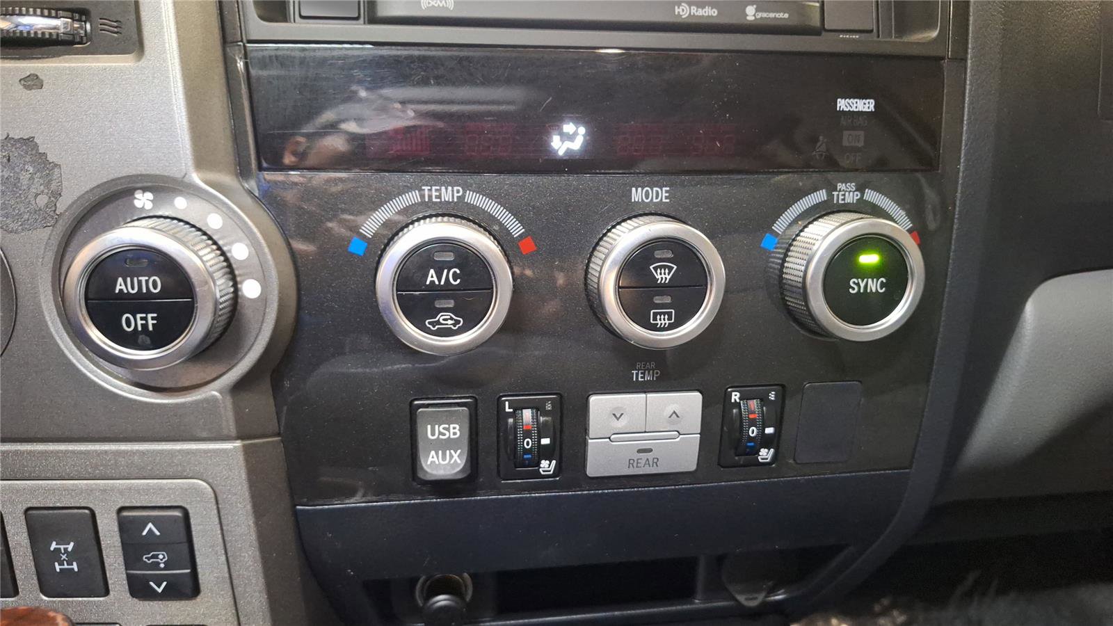 Used 2016 Toyota Sequoia Platinum AWD/4WD image 18
