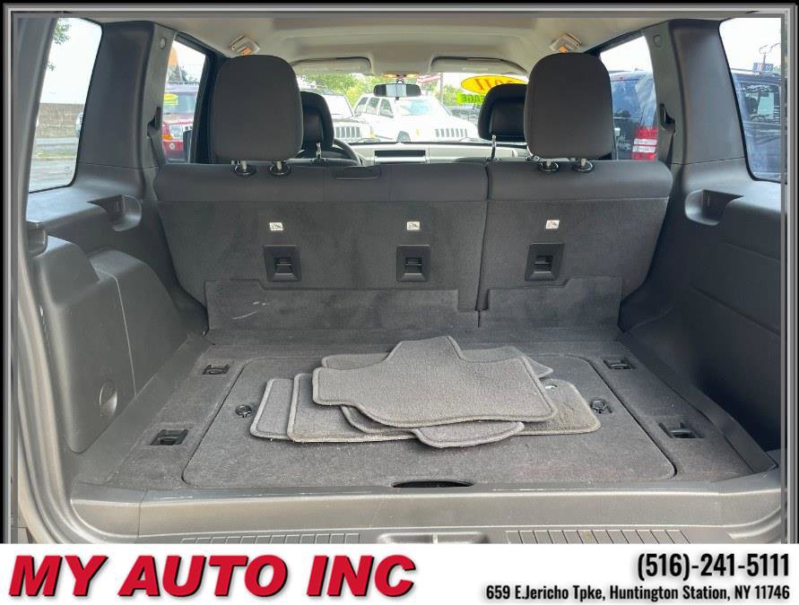 Used 2011 Jeep Liberty Sport image 30