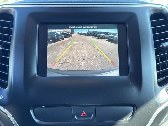 Used 2019 Jeep Cherokee Latitude w/ Popular Appearance Group image 30