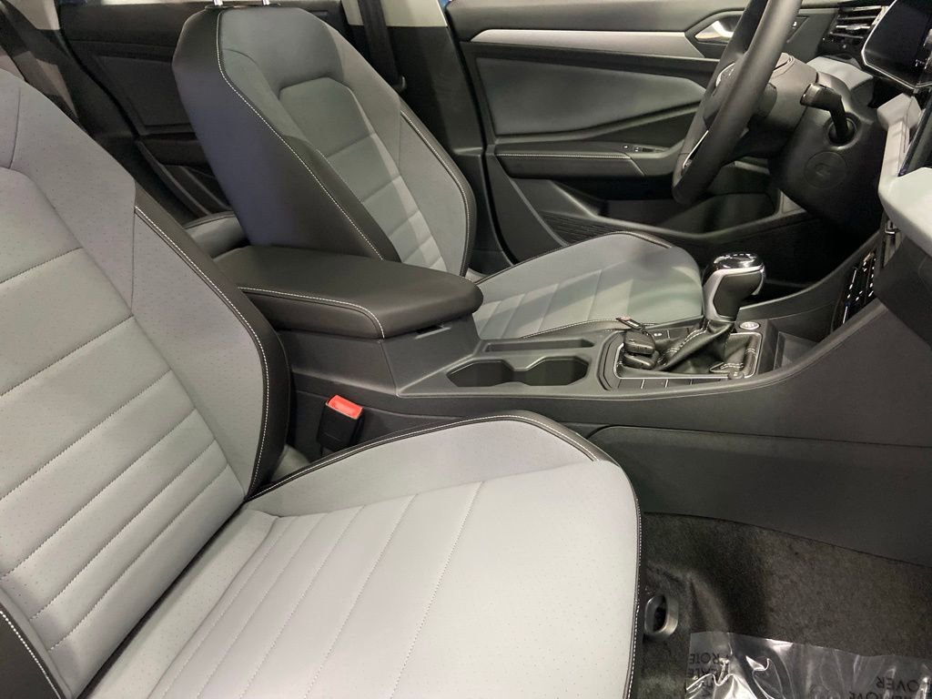 New 2026 Volkswagen Jetta SE FWD image 8