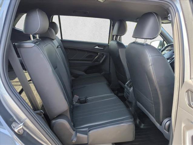 Used 2022 Volkswagen Tiguan SE R-Line FWD image 17