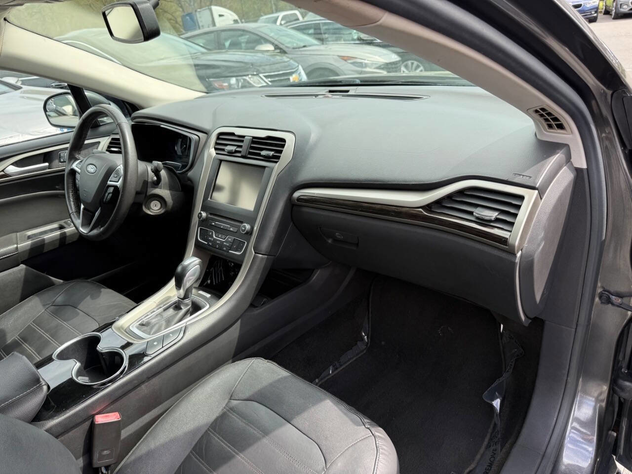 Used 2016 Ford Fusion Energi SE FWD image 12