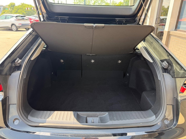 Used 2025 Toyota Prius LE FWD image 26