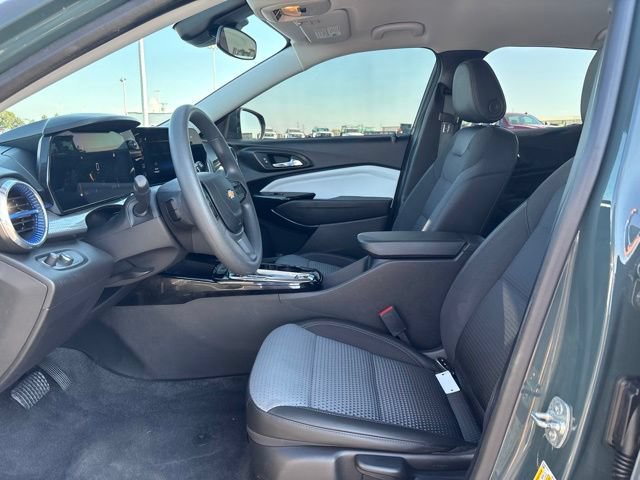 Used 2025 Chevrolet Trax LT FWD image 20