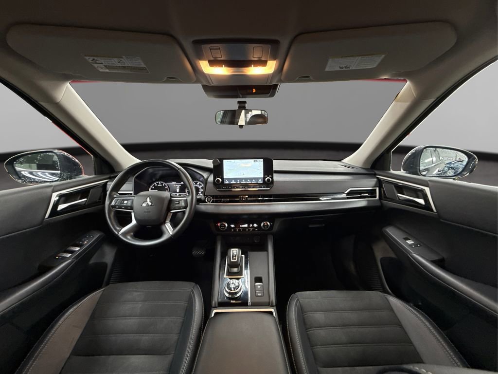 Used 2024 Mitsubishi Outlander SE image 27