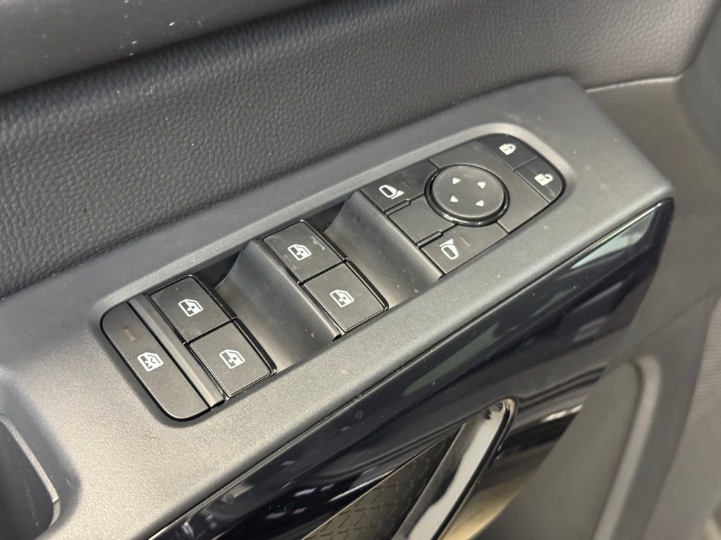 New 2026 Nissan Pathfinder SV image 9