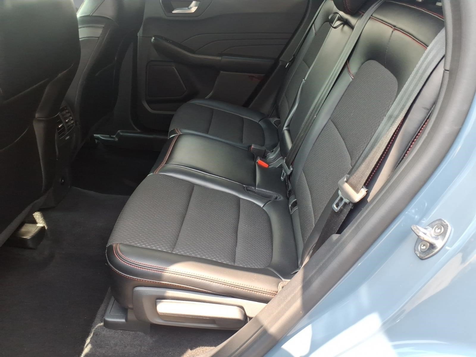Used 2024 Ford Escape ST-Line AWD/4WD image 8