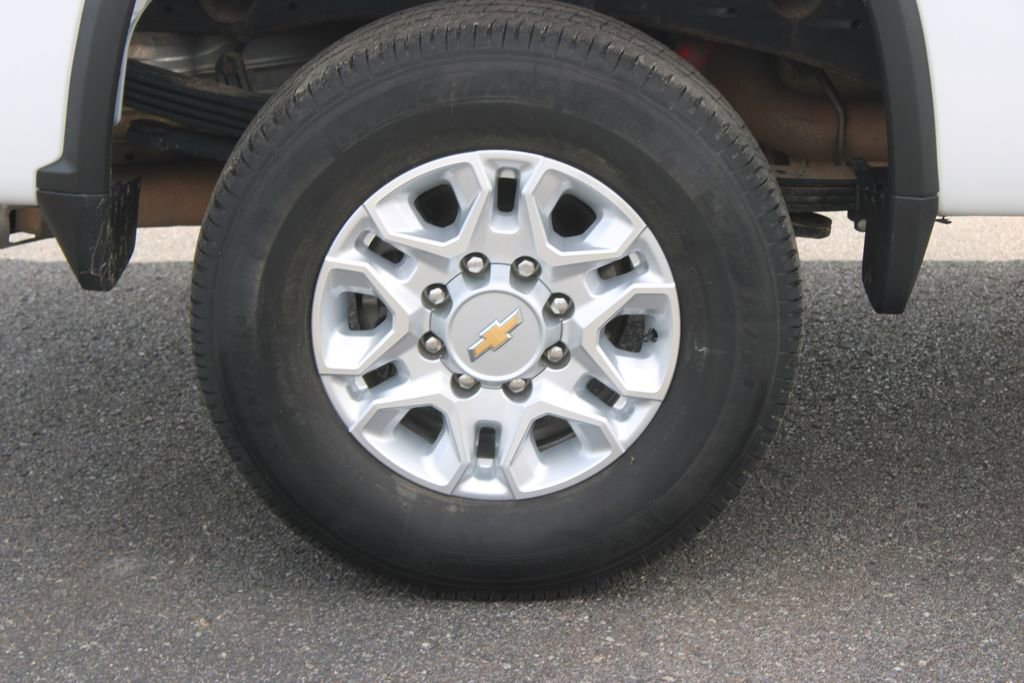 Used 2023 Chevrolet Silverado 2500 LT AWD/4WD image 14