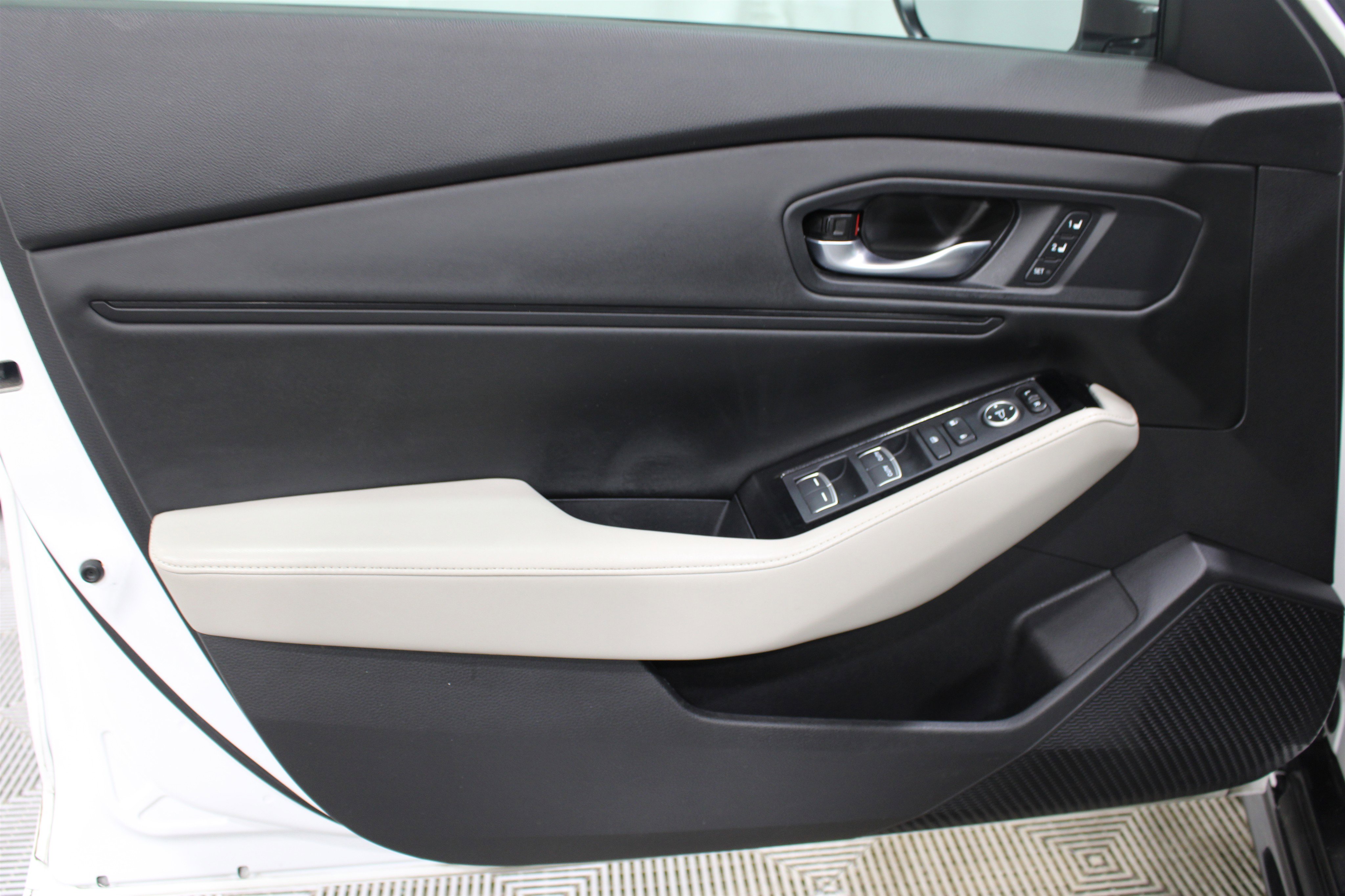 Used 2024 Honda Accord Touring image 6