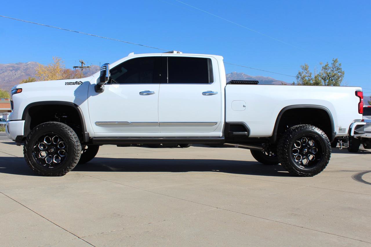 Used 2026 Chevrolet Silverado 3500 High Country w/ High Country Premium Package AWD/4WD image 45
