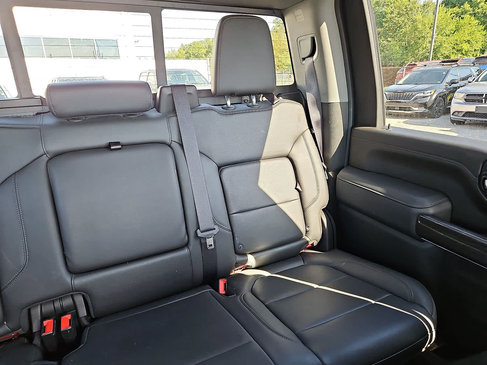 Used 2022 Chevrolet Silverado 2500 LTZ w/ LTZ Convenience Package AWD/4WD image 15