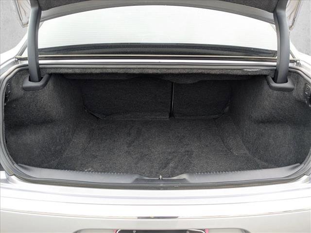 Used 2017 Chrysler 300 Limited image 6