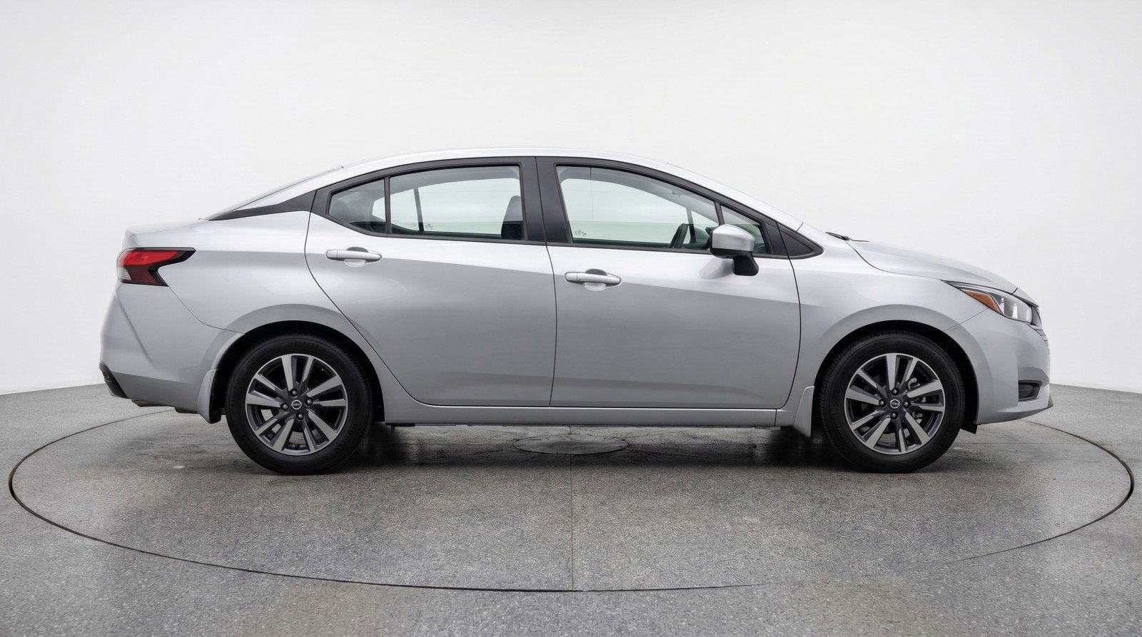 Used 2025 Nissan Versa SV FWD image 11