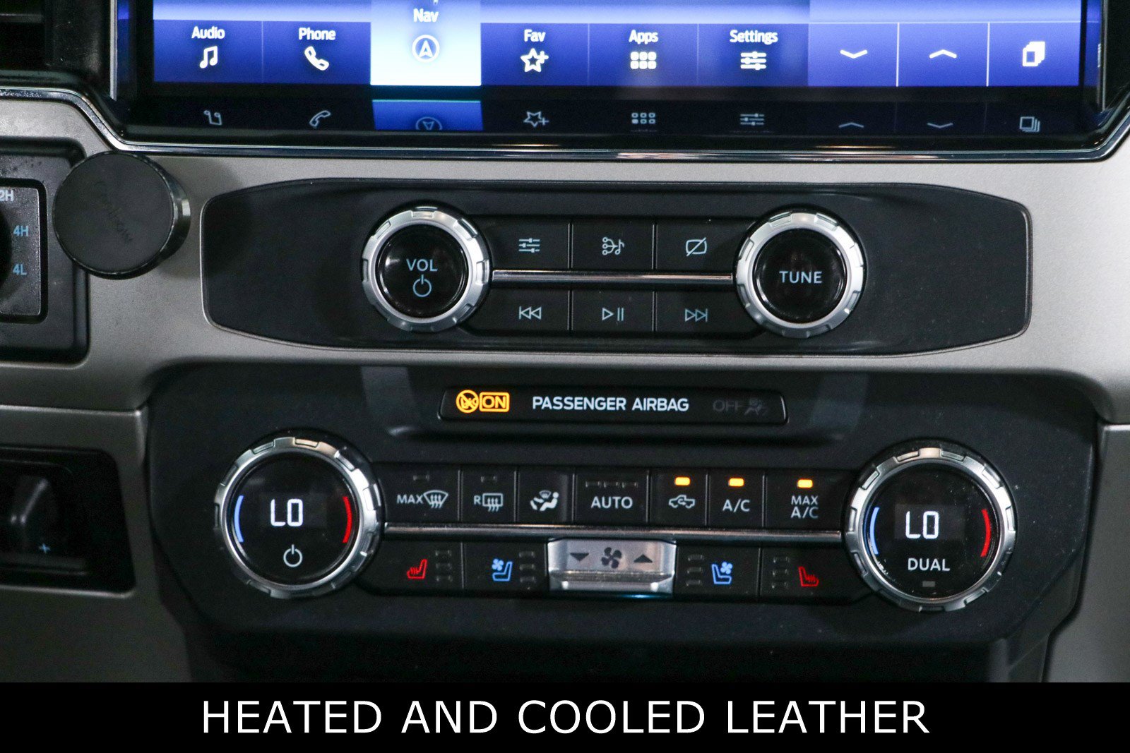 Used 2022 Ford F250 Lariat w/ Lariat Value Package AWD/4WD image 21