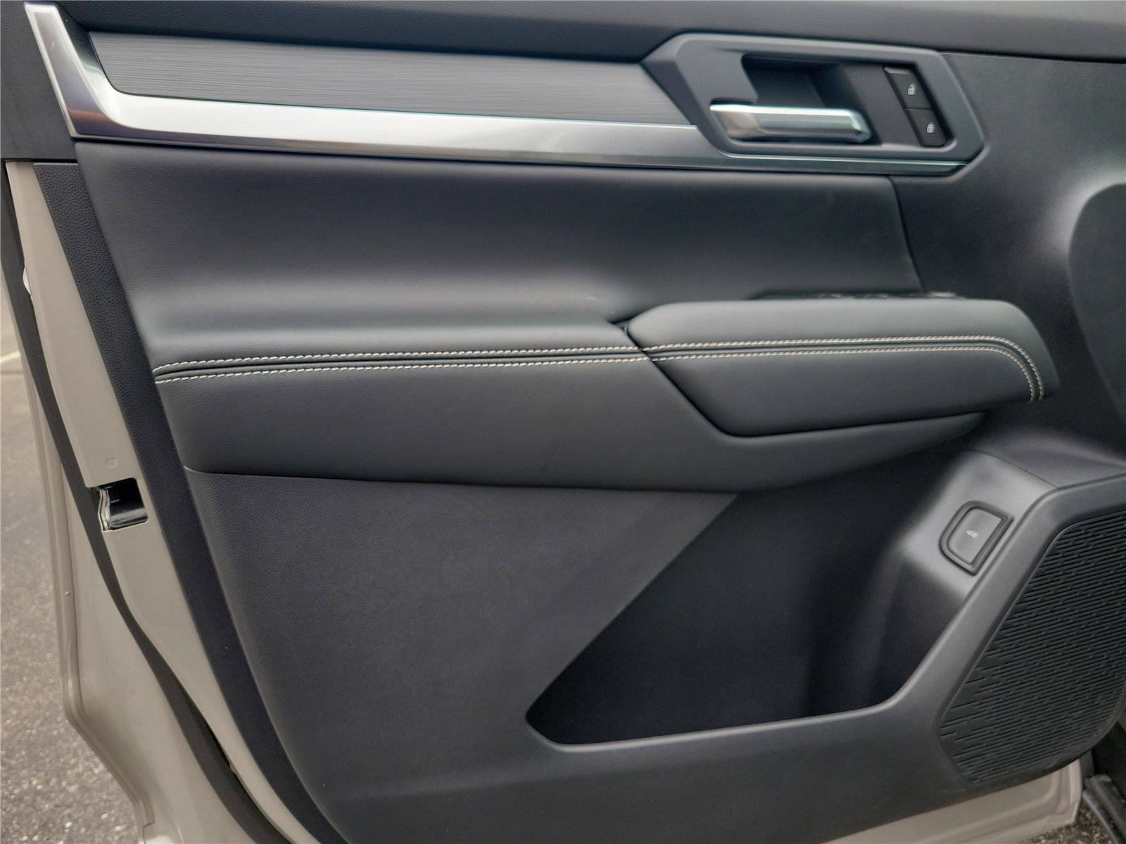 New 2026 GMC Terrain Elevation w/ Elevation Premium Package FWD image 21