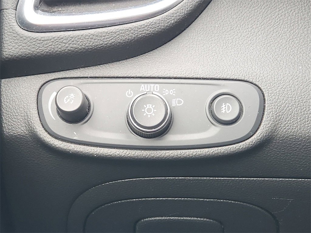 Used 2019 Chevrolet Trax Premier w/ Midnight Edition image 25