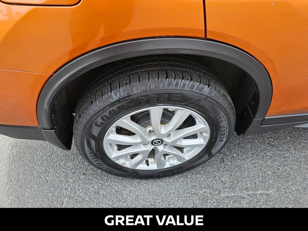 Used 2019 Nissan Rogue SV image 10