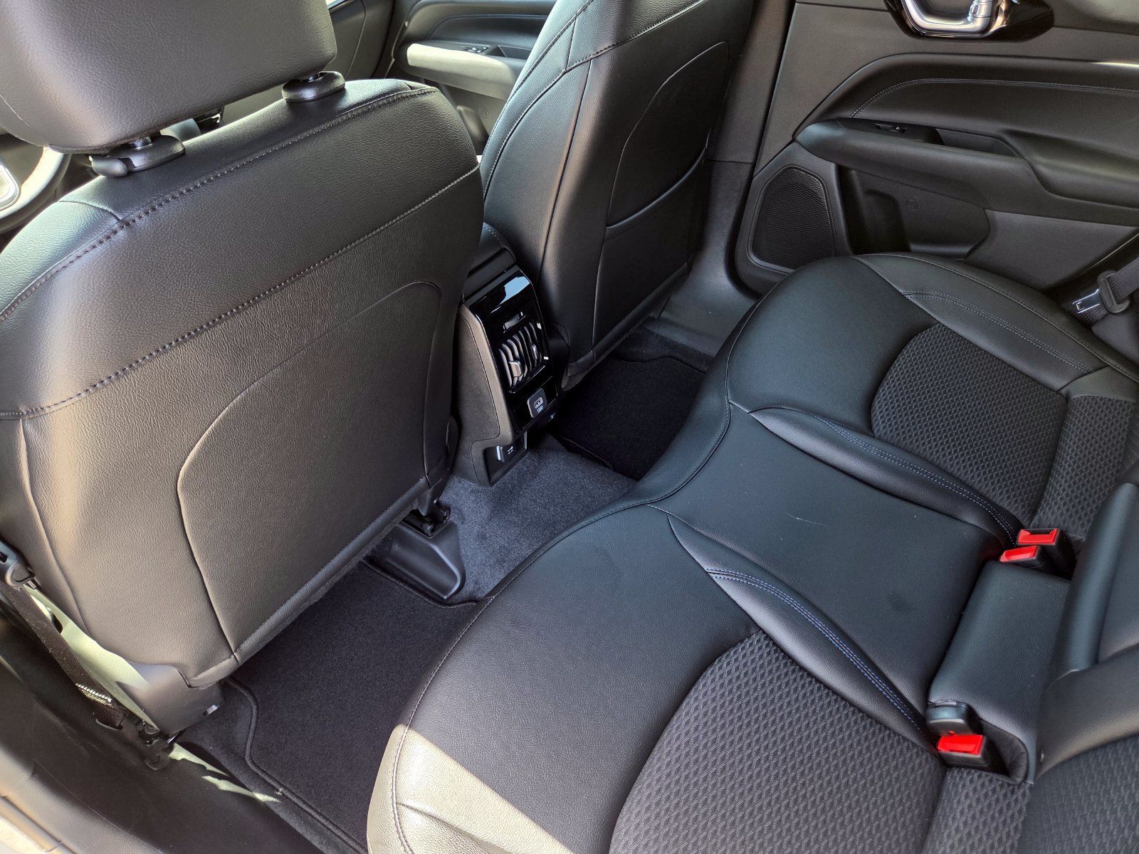 New 2026 Jeep Compass Latitude AWD/4WD image 24