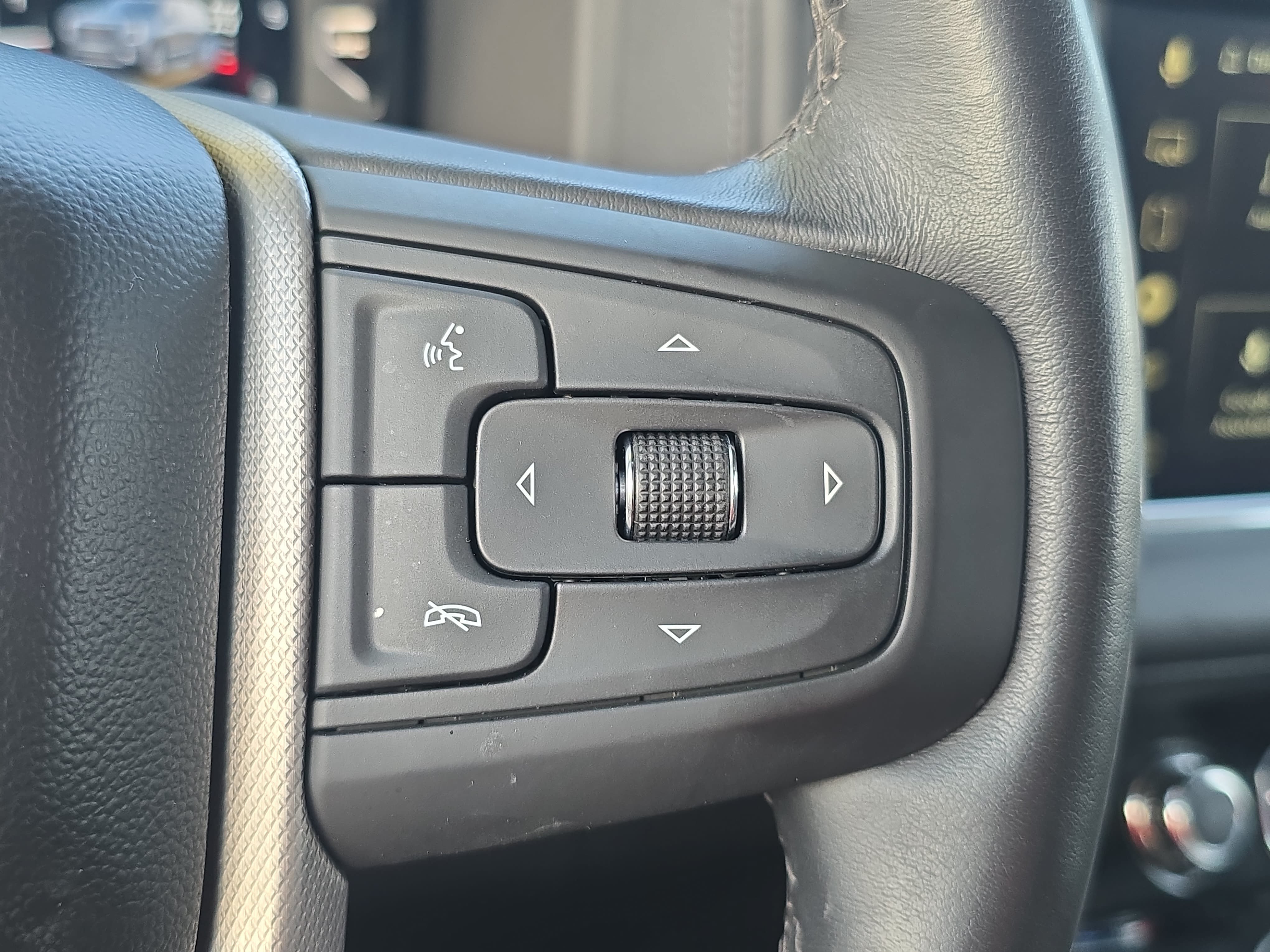 Used 2024 GMC Yukon Denali w/ Advanced Technology Package AWD/4WD image 19