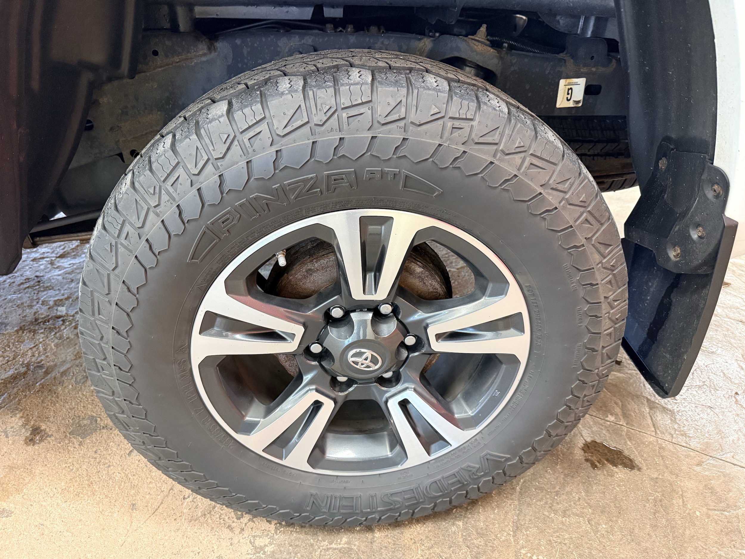 Used 2019 Toyota Tacoma TRD Sport w/ Technology Package AWD/4WD image 8