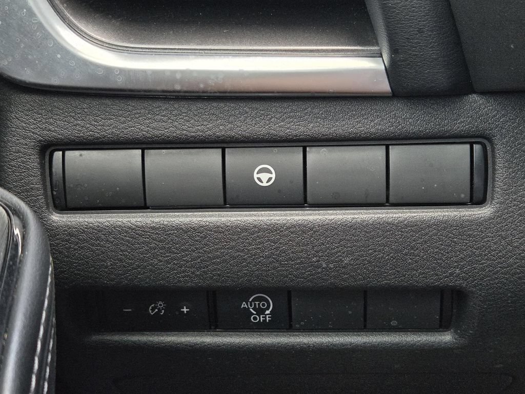 Used 2023 Nissan Rogue SV FWD image 20