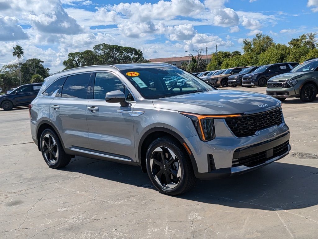 Certified 2025 Kia Sorento EX FWD image 2