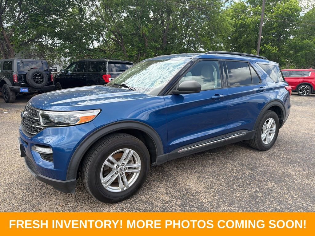 Used 2020 Ford Explorer XLT w/ Equipment Group 202A image 3