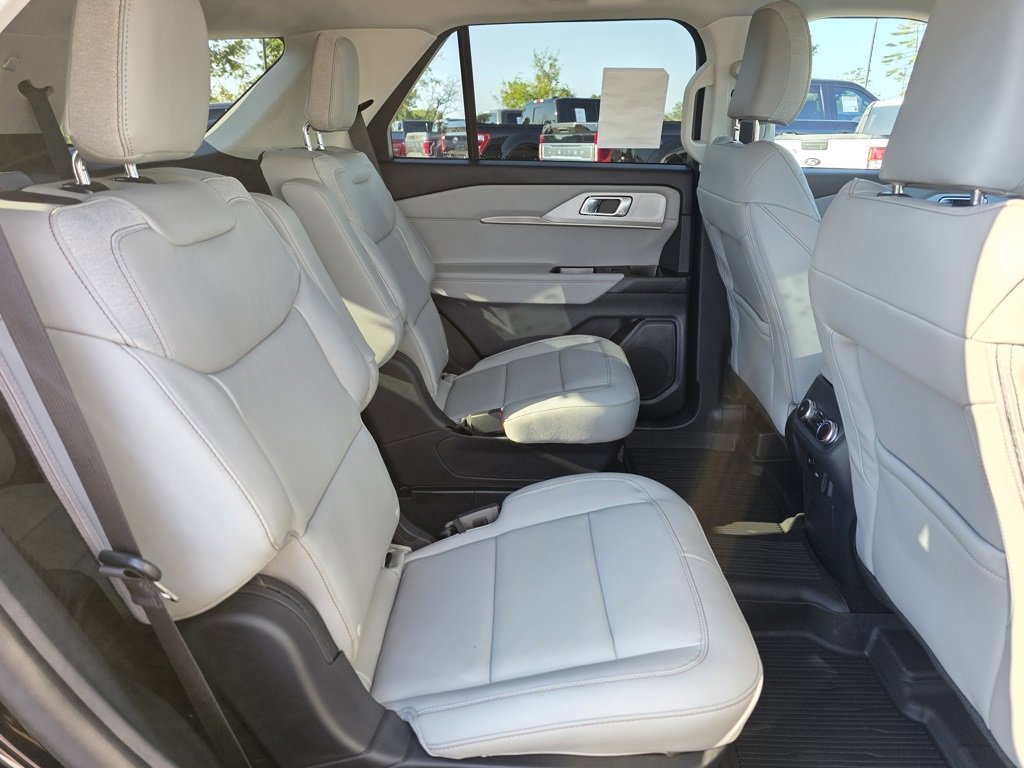 New 2025 Ford Explorer Active w/ Active Comfort Package image 14
