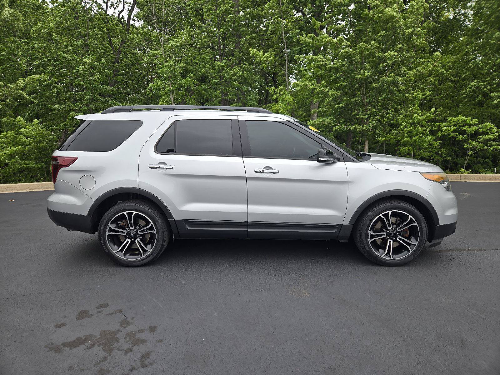 Used 2014 Ford Explorer Sport w/ Equipment Group 401A AWD/4WD image 2