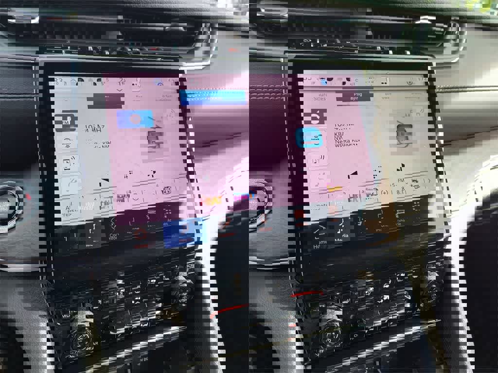 New 2025 Jeep Grand Cherokee L Limited w/ Luxury Tech Group II image 16