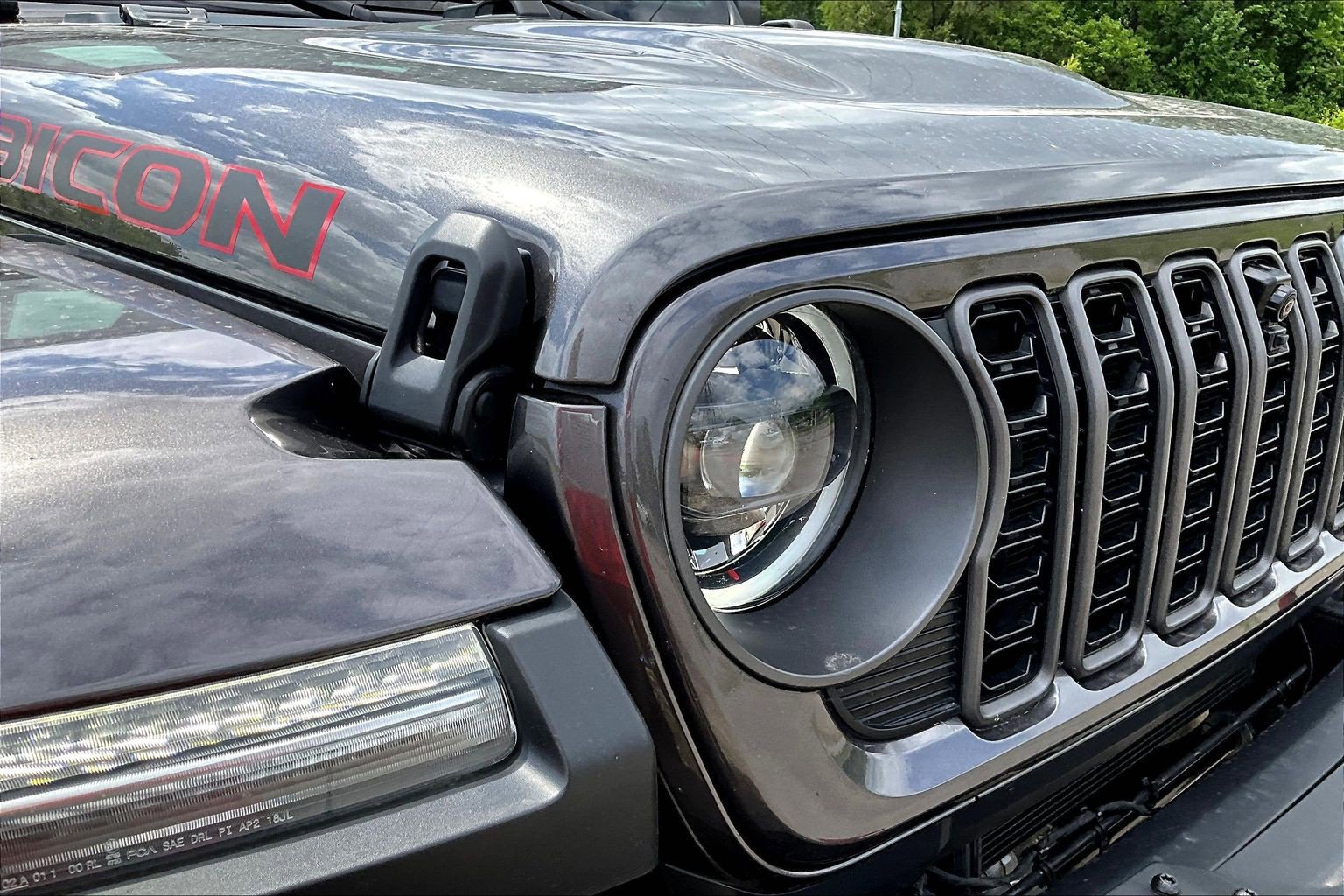 Used 2024 Jeep Gladiator Rubicon AWD/4WD image 28