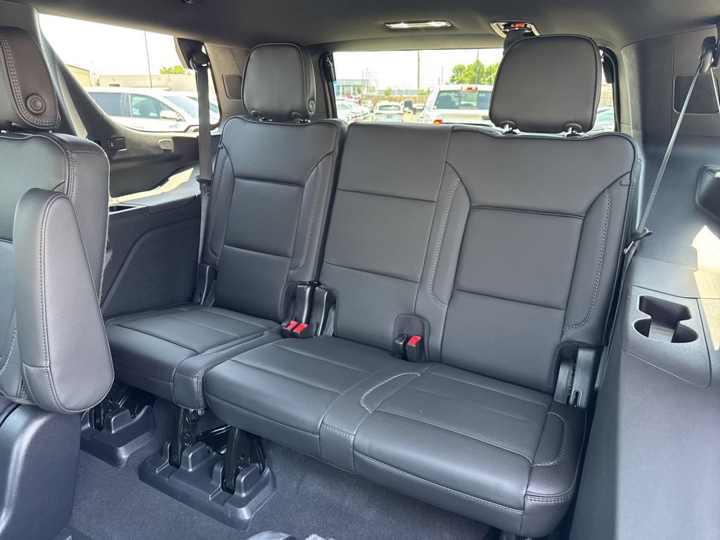 Used 2022 GMC Yukon Denali RWD image 32