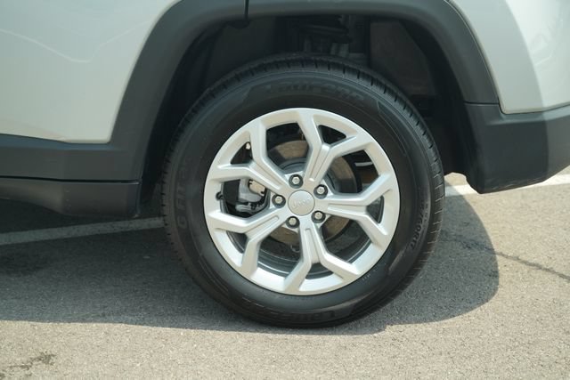 Used 2024 Jeep Compass Sport AWD/4WD image 43