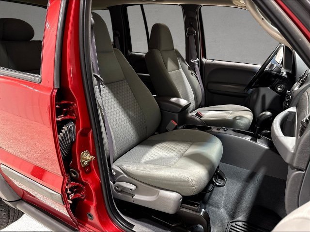 Used 2007 Jeep Liberty Sport AWD/4WD image 31