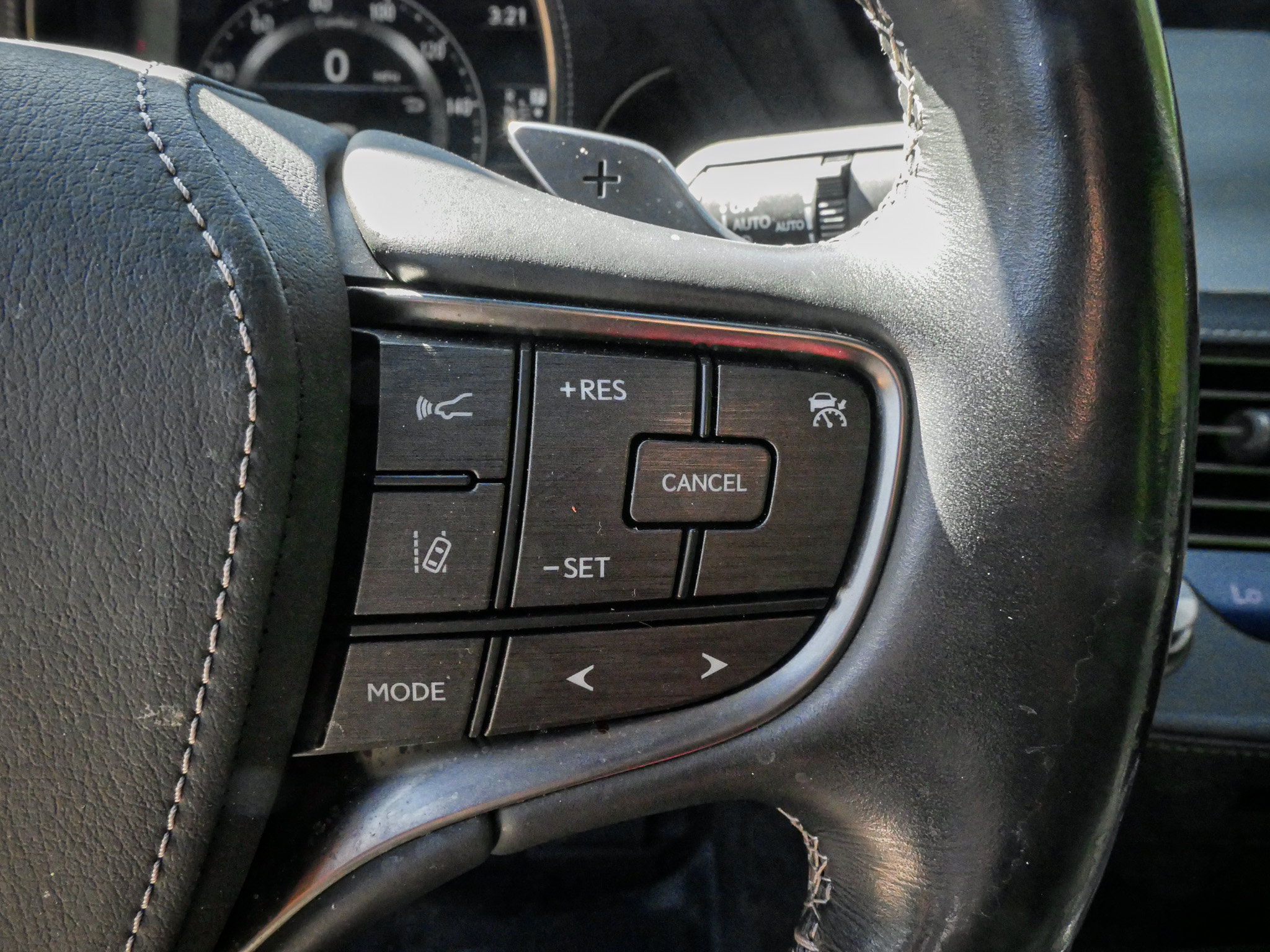 Used 2020 Lexus LS 500 w/ Interior Upgrade Package RWD image 20