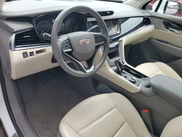 Used 2025 Cadillac XT6 Premium Luxury AWD/4WD image 27