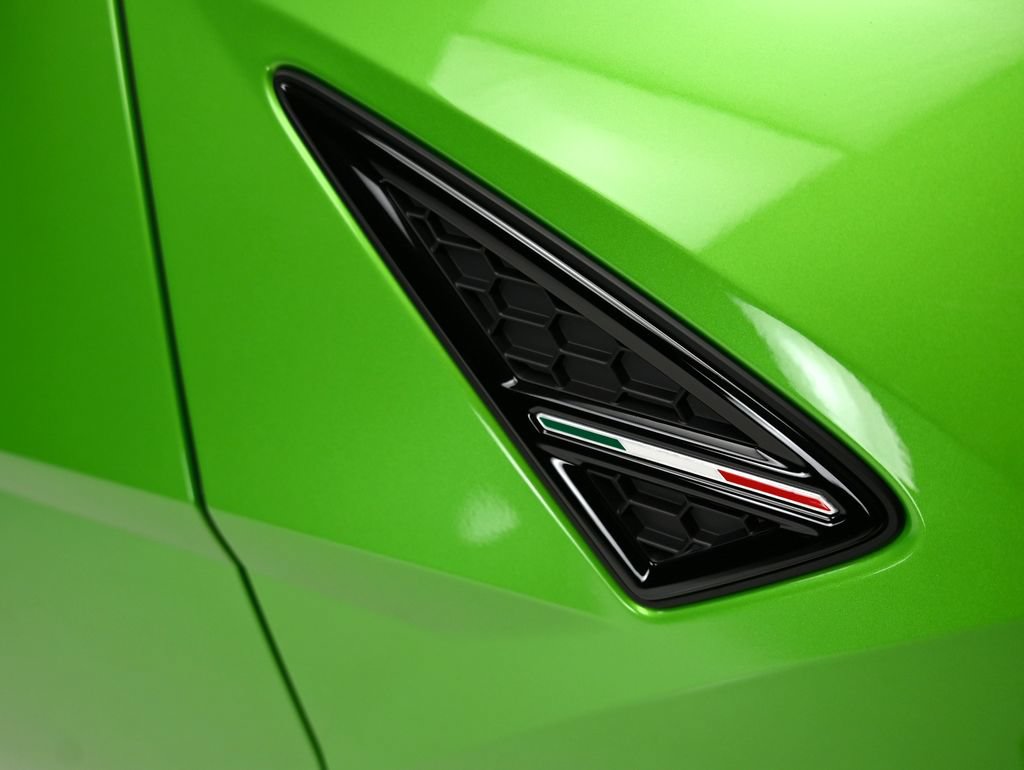 Used 2023 Lamborghini Urus S AWD/4WD image 16