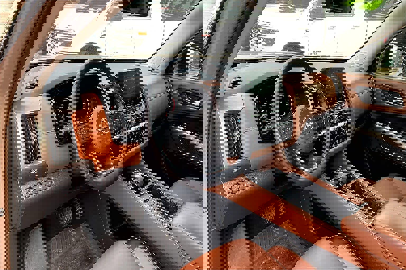 Used 2024 Nissan Pathfinder Platinum w/ Cargo Package image 17