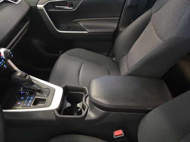 Used 2021 Toyota RAV4 XLE w/ Carpet Mat Package (TMS) image 20