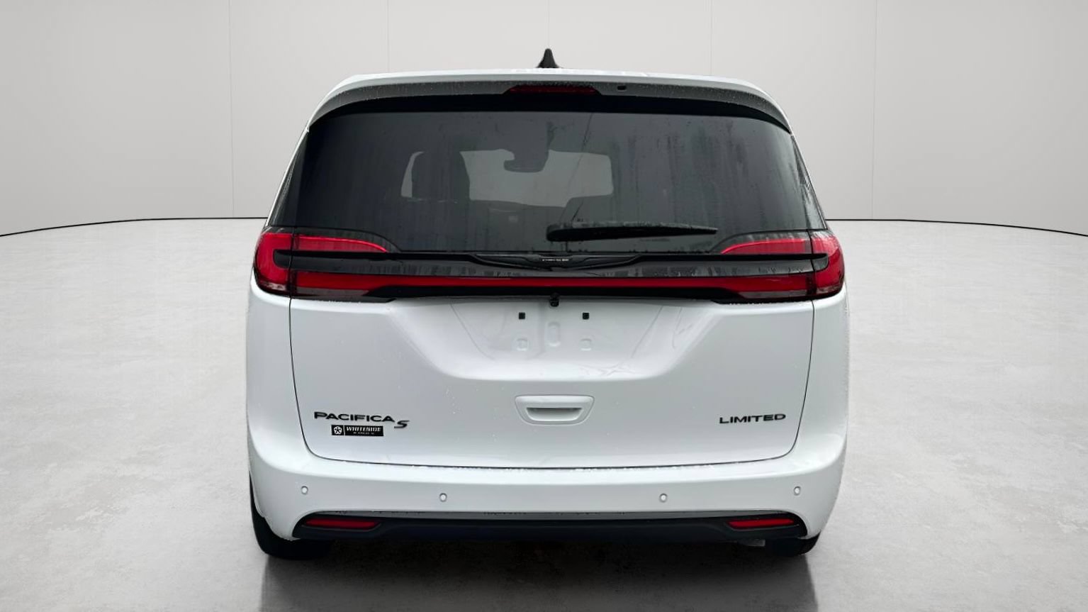 New 2026 Chrysler Pacifica Limited w/ S Appearance Package FWD image 5