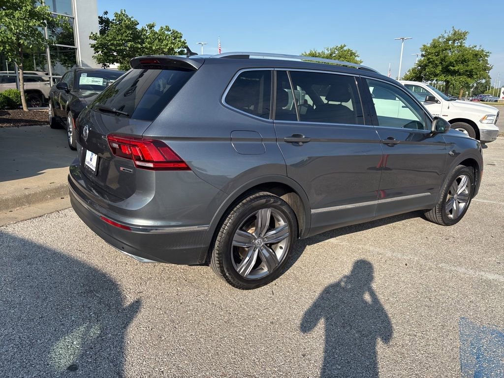 Used 2020 Volkswagen Tiguan SEL AWD/4WD image 26
