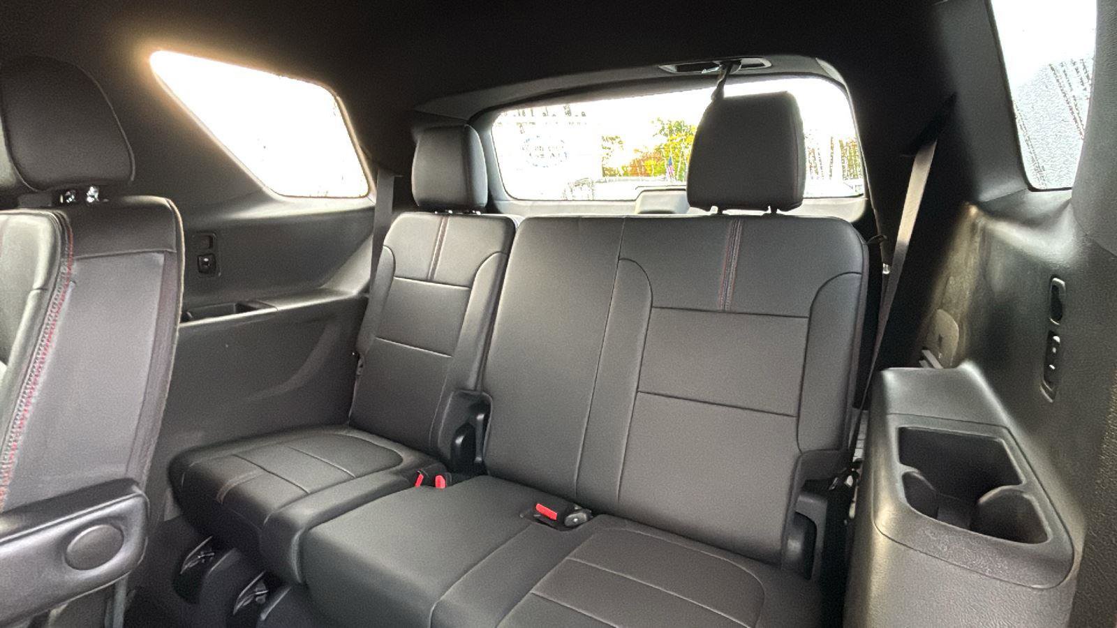 Used 2024 Chevrolet Traverse RS image 30