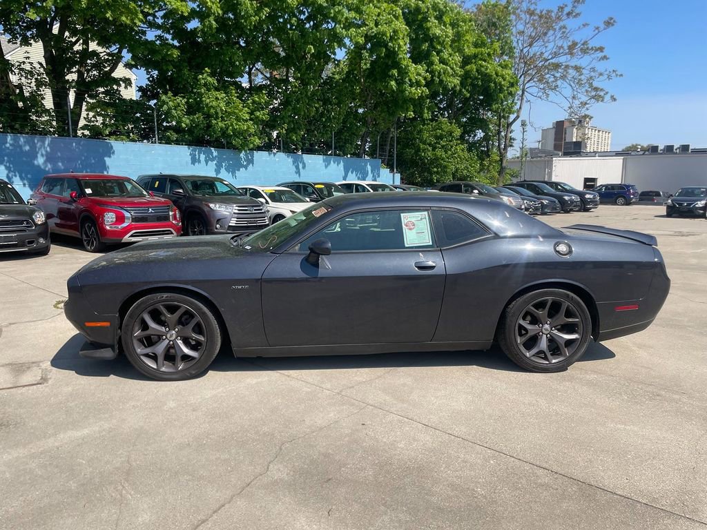 Used 2019 Dodge Challenger R/T RWD image 9