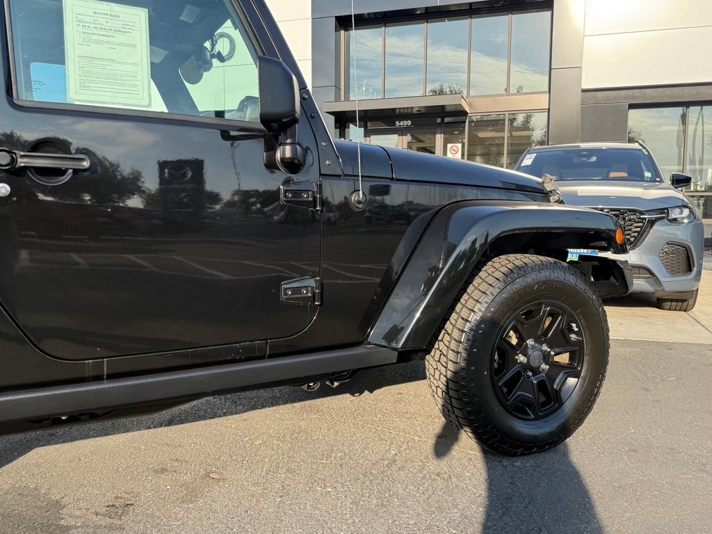 Used 2016 Jeep Wrangler Unlimited Sahara AWD/4WD image 13